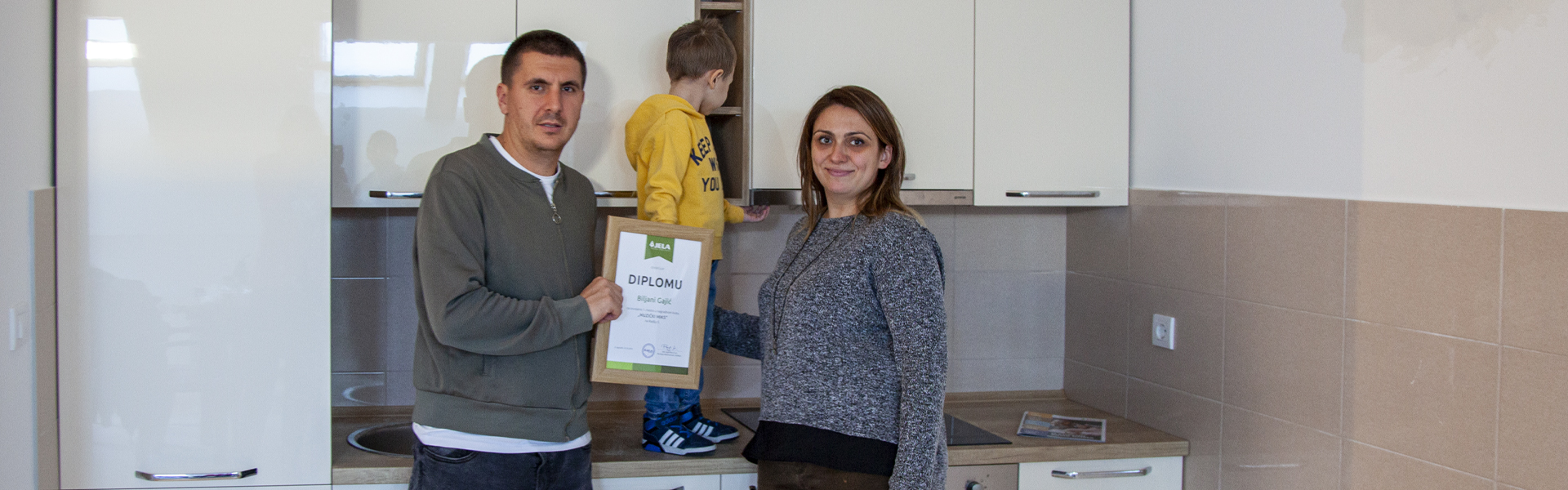 ZA POČETAK JEDAN DOBAR RUČAK U NOVOJ KUHINJI